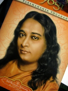 Front cover of Autobiography of a Yogi.